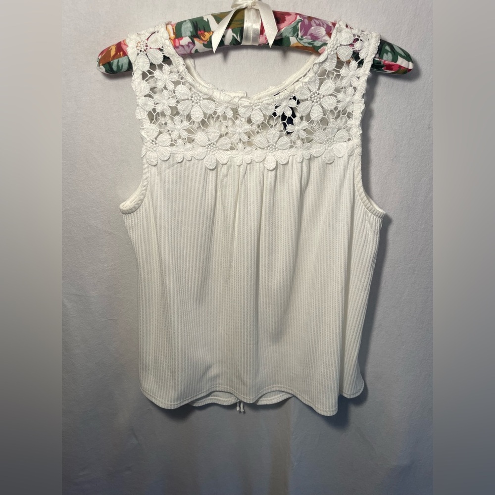 Daytrip White Sleeveless Embellished Blouse